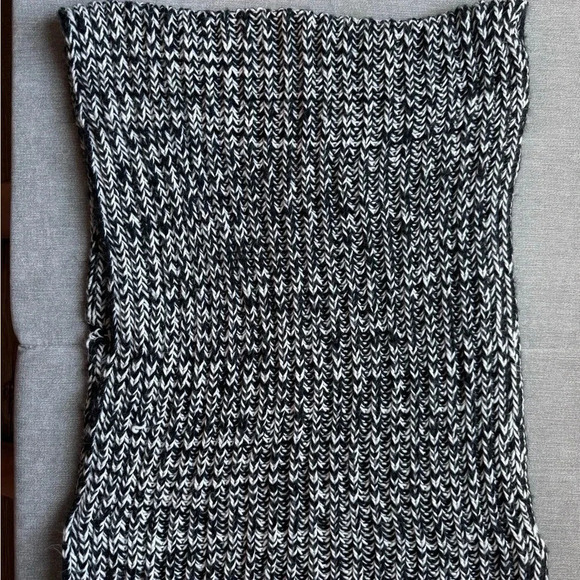 Gap Infinity Scarf - Picture 3 of 5